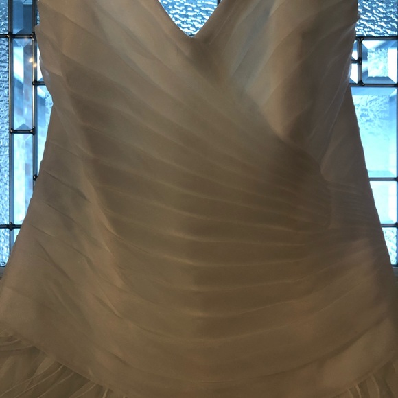 Wedding Dress - Picture 5 of 14